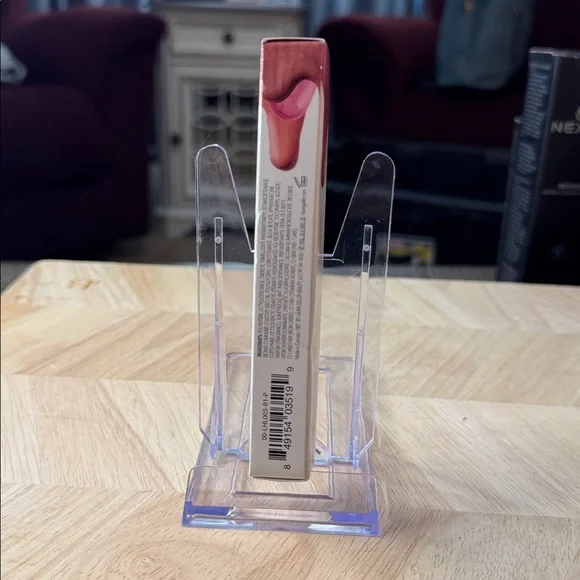 Laura Geller Nude Kisses Lip Gloss - Soft Pink - Picture 3 of 3